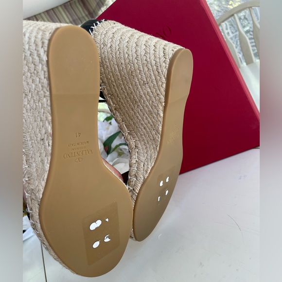 ❌SOLD OUT❌Valentino Black Rockstud Wedge Sandals Size 41 - Picture 3 of 5